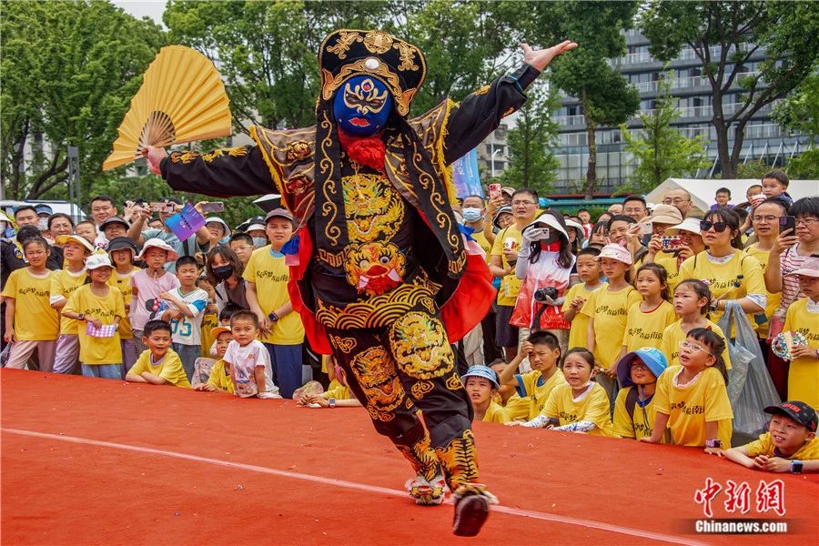 中国的非遗保护实践如何为世界贡献中国智慧  　　——专访中国工艺美术馆(中国非物质文化遗产馆)党委书记王晨阳(图2)